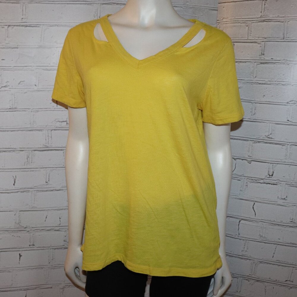 🌞💛✂️ Yellow Cut-Out Tee · Just Be · Size L